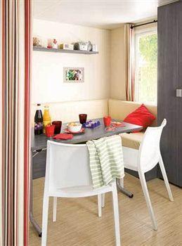 Le Village Du Lac Caravan Park Брюж Экстерьер фото